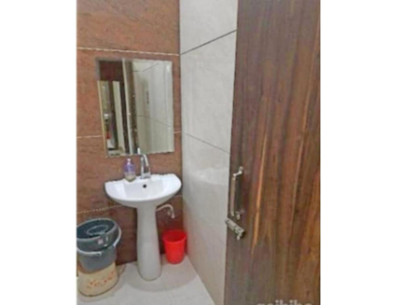 Hotel Basera Guest House, Сахаранпур Екстериор снимка