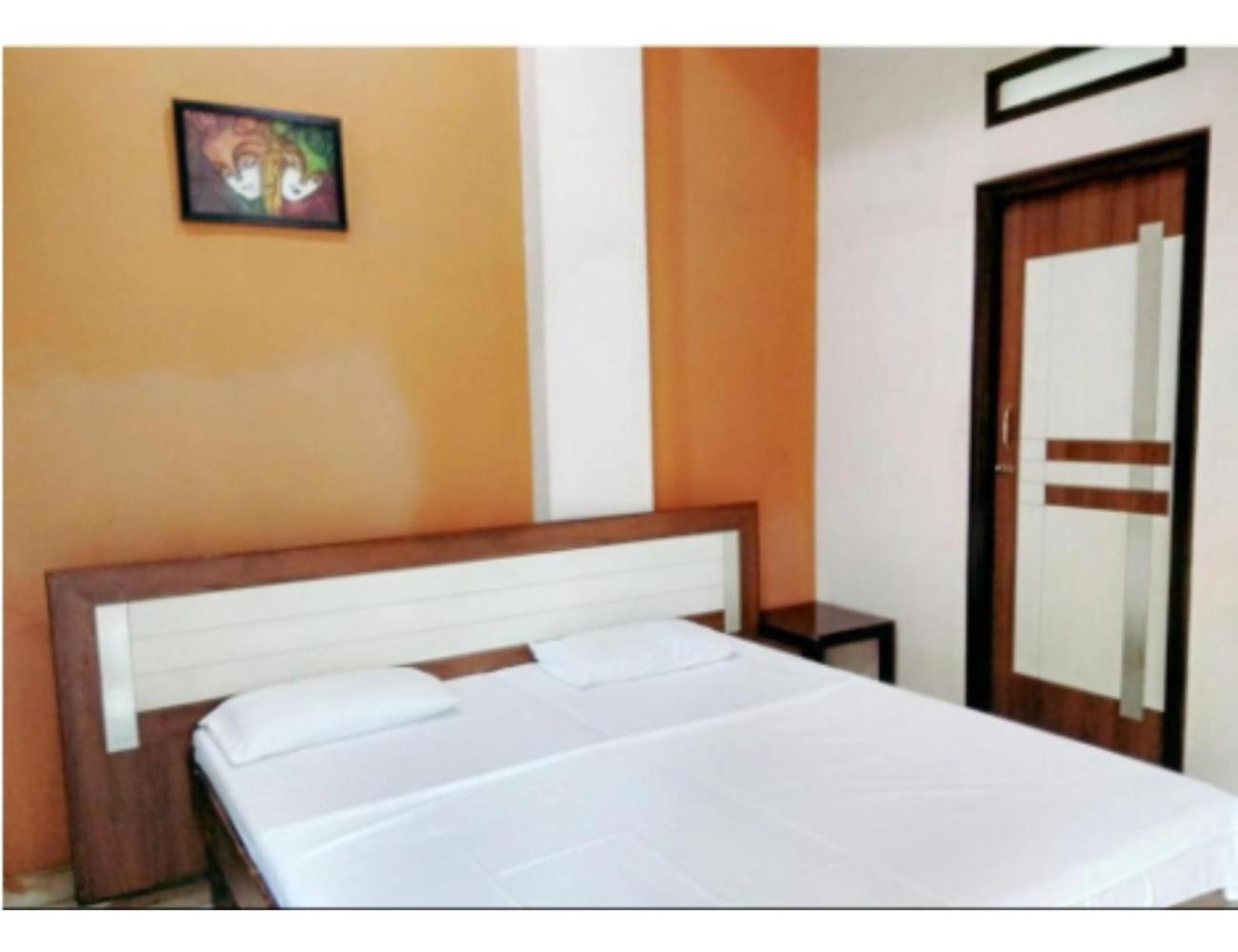 Hotel Basera Guest House, Сахаранпур Екстериор снимка